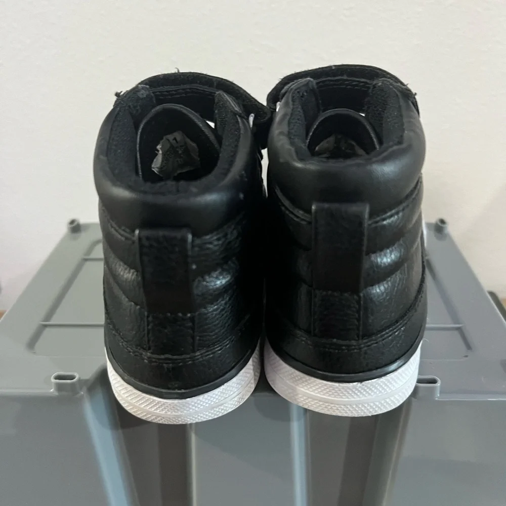 Children’s place Black High-Top‎ Kids Sneakers size 11